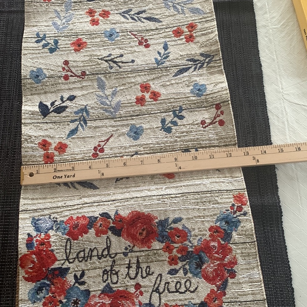 Table runner - Picture 4 of 4